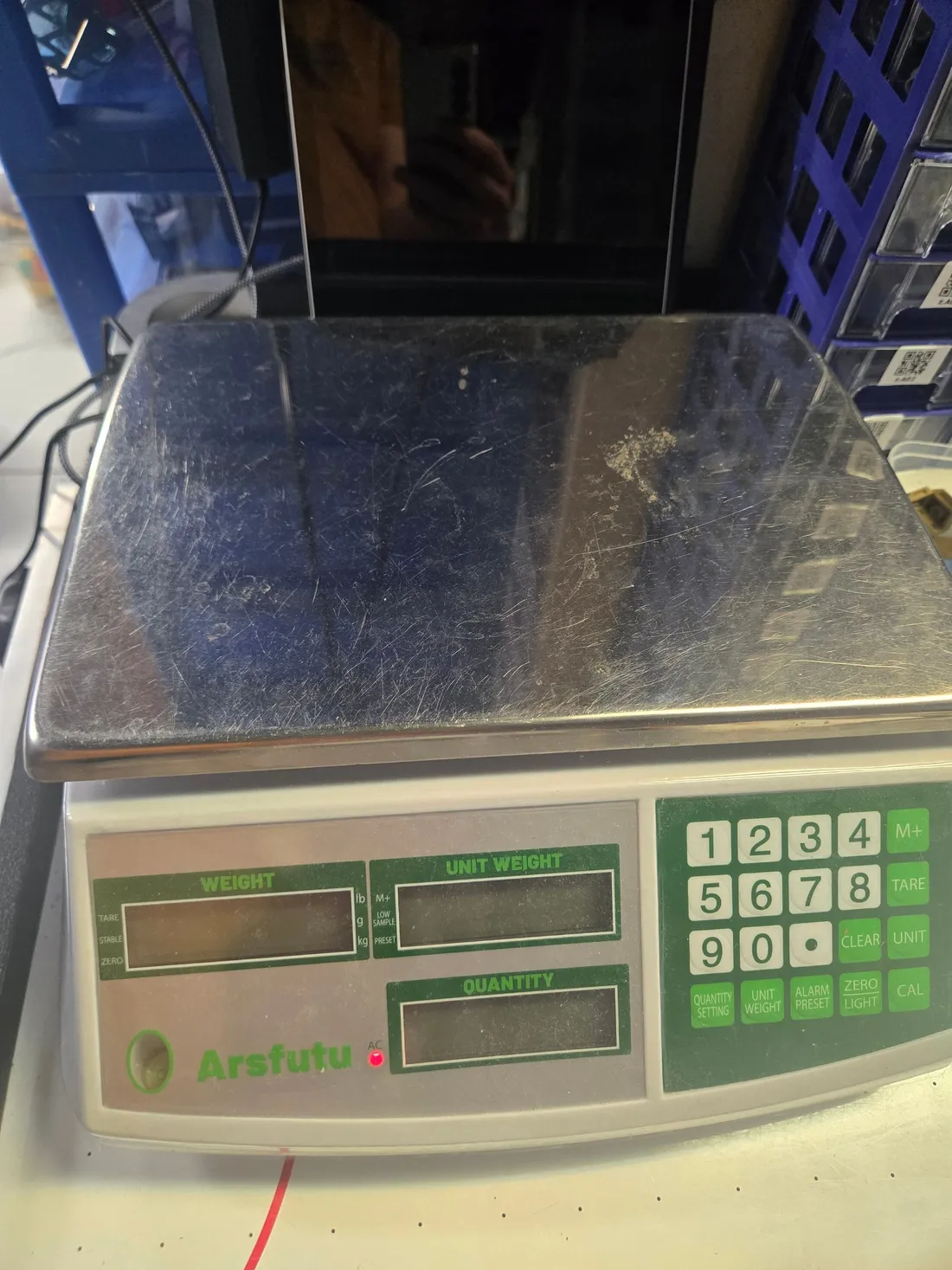 ARSFUTU counting scale with an empty steel platform, green keypad and Weight, Unit Weight, Quantity displays